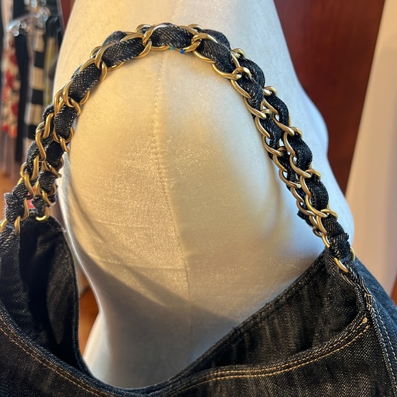 CHANEL DENIM TOTE - Picture 3 of 16